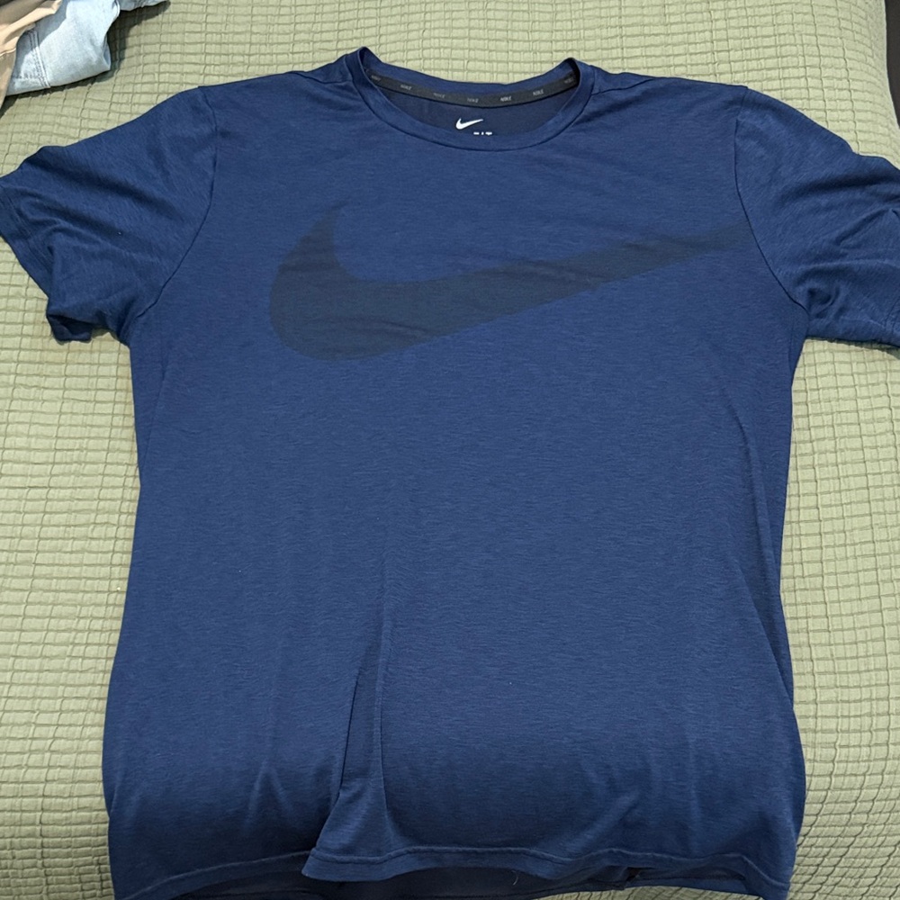 Nike Men's Navy Blue Short Sleeve Tee